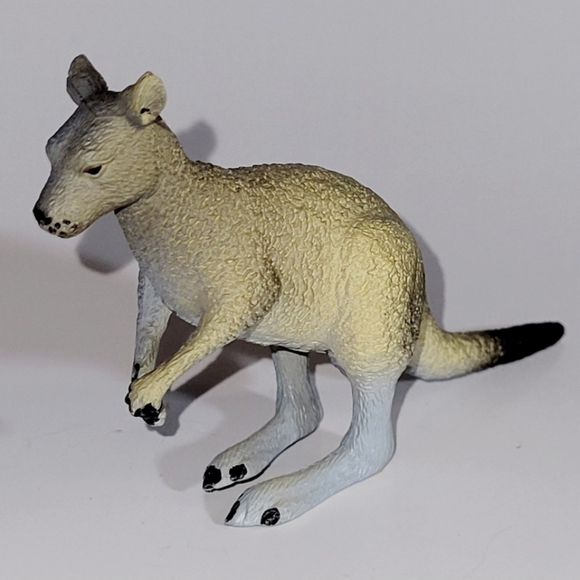 6 Australia Toy Mini Animals Made of Plastic, EUC - Picture 4 of 8